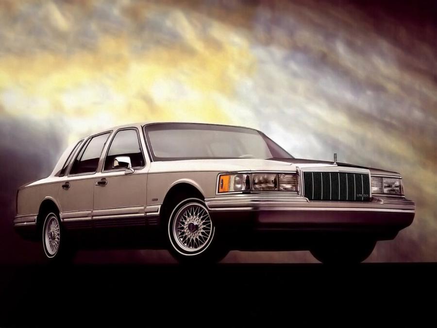 Lincoln Town Car 1992 года  (фото 3 из 16)